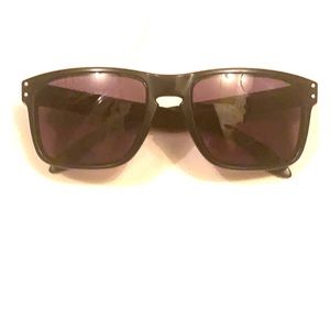 Oakley’s Men’s Matte Black Holbrook sunglasses